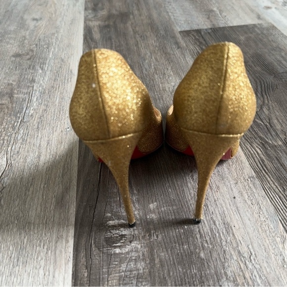 Christian Louboutin Gold Stiletto Heels - Picture 3 of 4